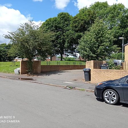 Luxury New House With Free Parking Apartment Birmingham Exterior photo