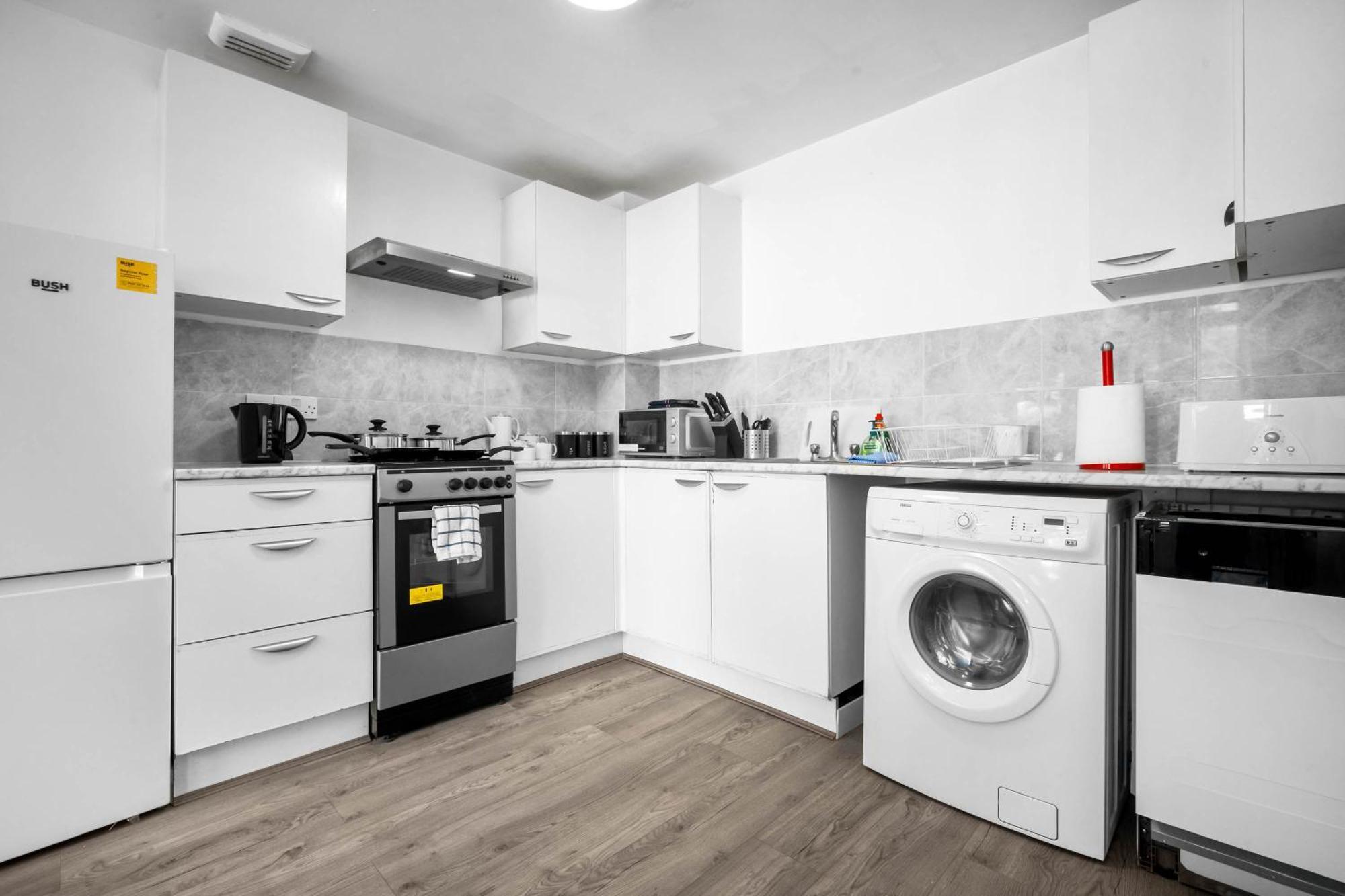 Luxury New House With Free Parking Apartment Birmingham Exterior photo